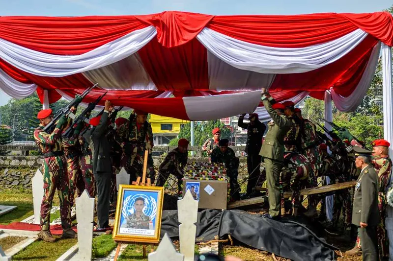 antarafoto-pemakaman-mayor-inf-zulmi-aditya-iskandar-di-bandung-1775367356-1