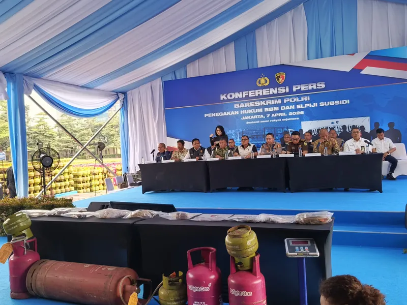 Konferensi pers pengungkapan kasus penyalahgunaan BBM dan LPG subsidi