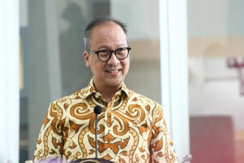 Menteri Perindustrian Agus Gumiwang Kartasasmita