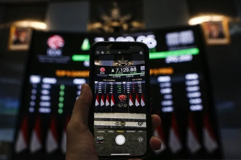 layar yang menampilkan pergerakan Indeks Harga Saham Gabungan (IHSG) 