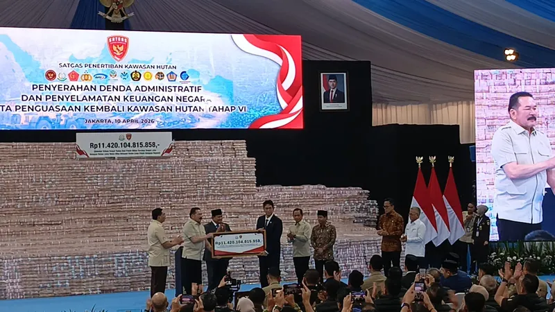 penyerahan denda administratif dan penyelamatan keuangan negara dari kawasan hutan