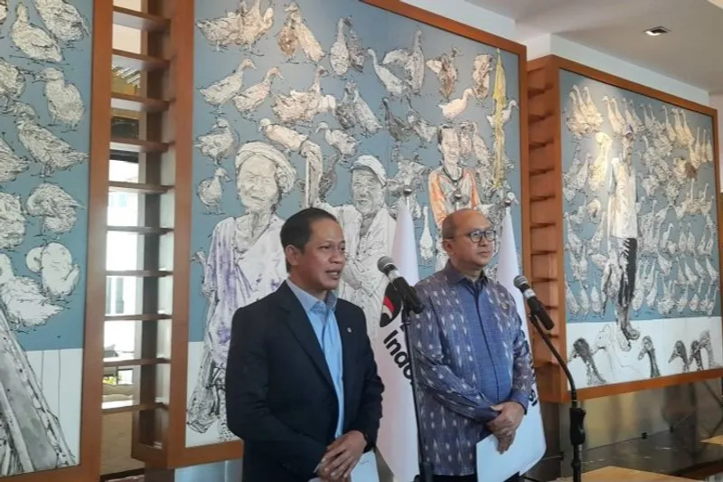 Menteri LH Hanif Faisol Nurofiq 