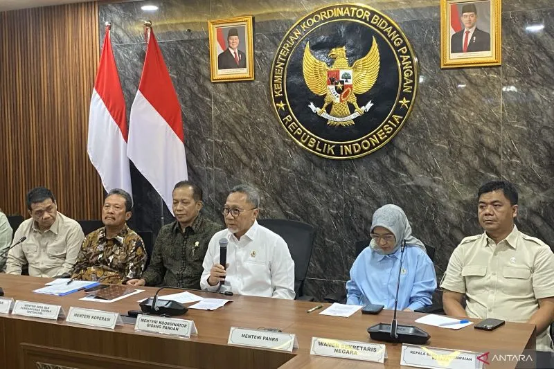 Menko Pangan sekaligus Ketua Satgas Pembentukan Kopdes Merah Putih Zulkifli Hasan 