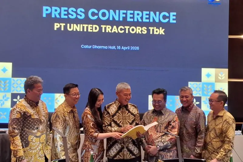Jajaran direksi PT United Tractors Tbk (UNTR) 
