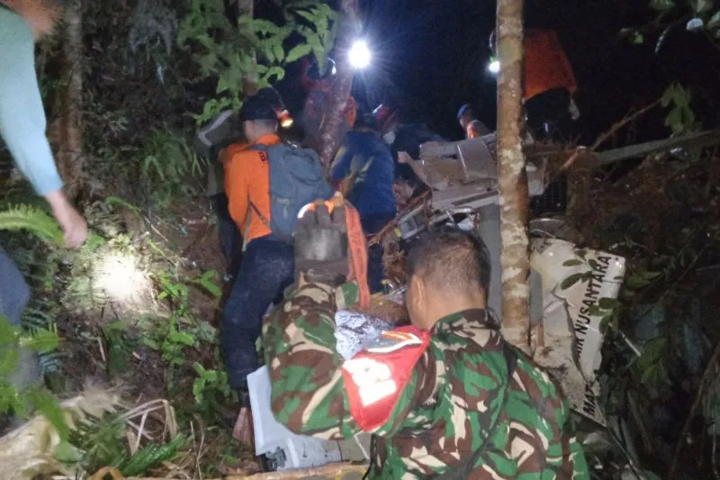 SAR saat mencari lokasi jatuhnya Helikopter Airbus H130 dengan nomor registrasi PK-CFX 