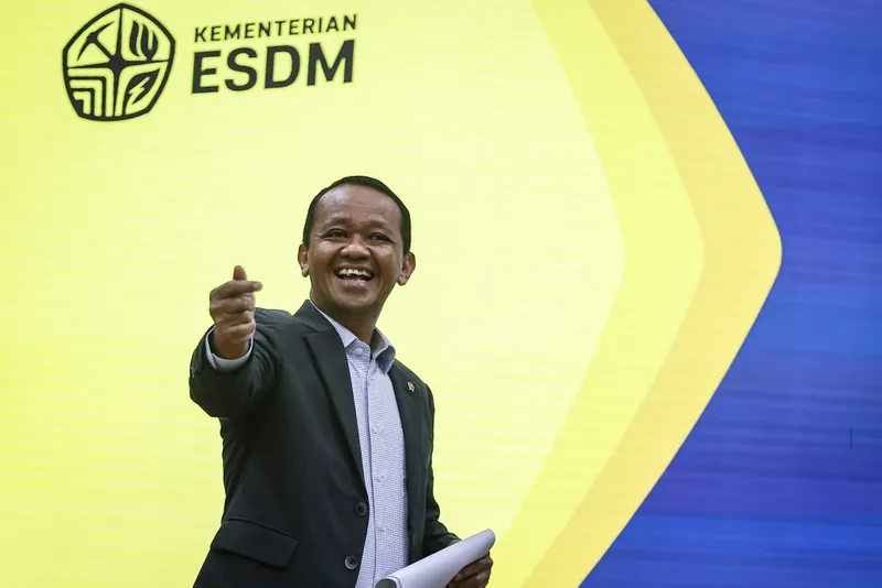 antarafoto-menteri-esdm-umumkan-penemuan-gas-raksasa-di-kutai-1776681184-1