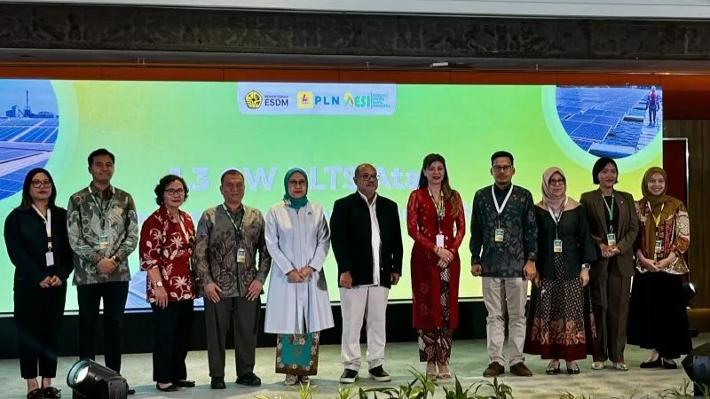 Peluncuran 1,3 GW PLTS Atap 