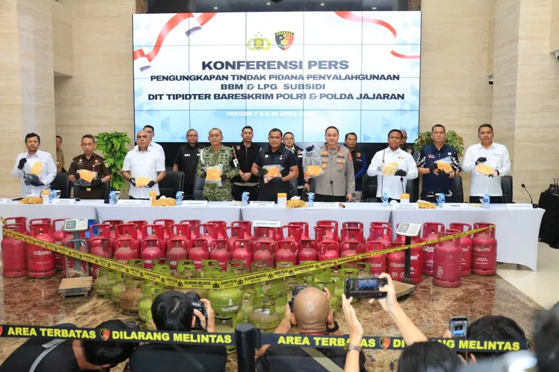 kasus penyalahgunaan bahan bakar minyak (BBM) dan LPG bersubsidi 