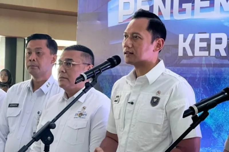 Menteri Koordinator Bidang Infrastruktur dan Pembangunan Kewilayahan Agus Harimurti Yudhoyono (AHY) 