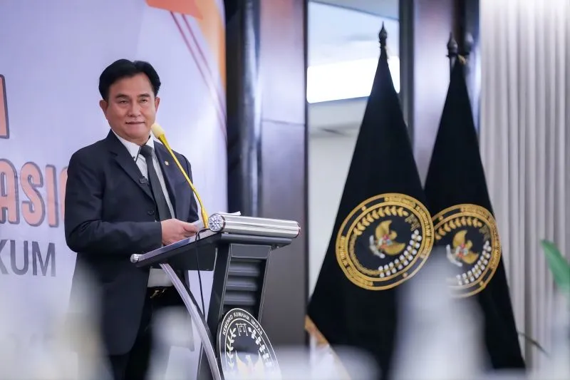 Menko Bidang Hukum, Hak Asasi Manusia, Imigrasi, dan Pemasyarakatan Yusril Ihza Mahendra 