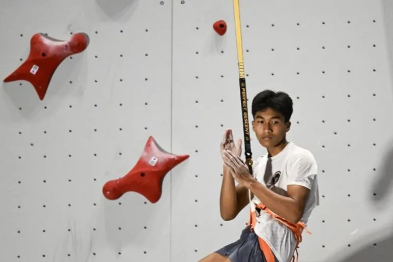 Atlet panjat tebing Indonesia Antasyafi Robby Al Hilmi 