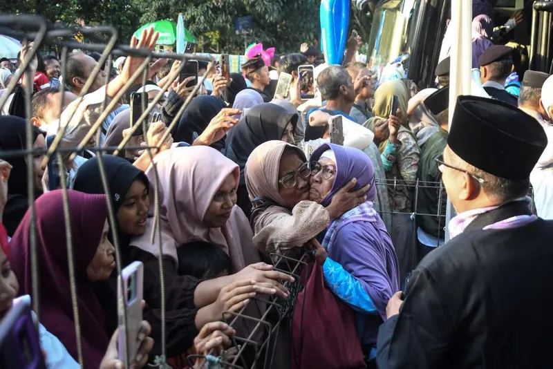 antarafoto-pelepasan-jamaah-calon-haji-di-ciamis-1777699472-1