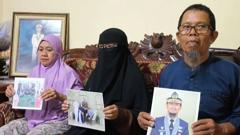 Keluarga salah satu awak yang menjadi korban pembajakan kapal MT Honour Somalia