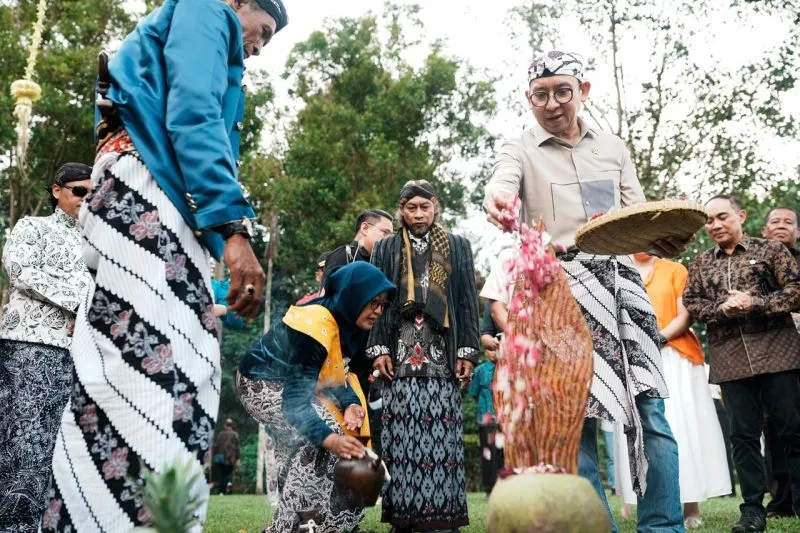 Ritual Ageng Boyongan Mbah Bhelet atau pemindahan lokasi Arca Unfinished Buddha 
