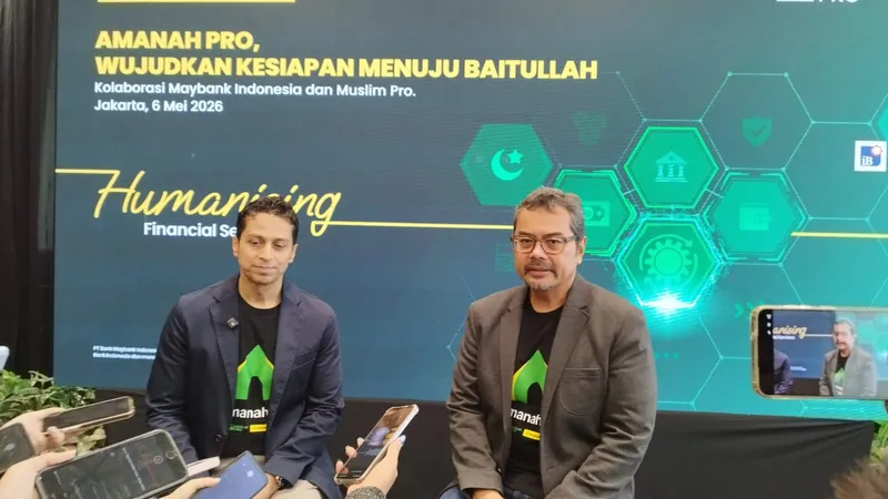 Direktur Unit Usaha Syariah Maybank Indonesia, Romy H. Buchari 