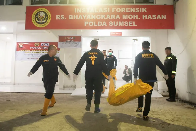 antarafoto-jenazah-korban-kecelakaan-bus-als-1778132175-1