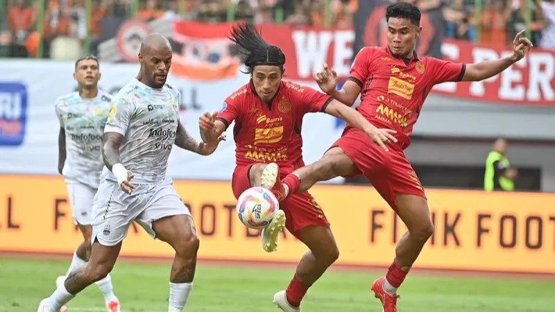 Pesepak bola Persija Jakarta Hanif Sjahbandi 