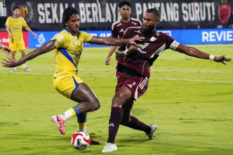 Pesepak bola PSM Makassar Yuran Fernandes
