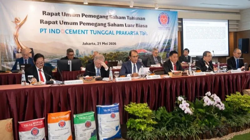Pimpinan PT Indocement Tunggal Prakarsa Tbk dalam Rapat Umum Pemegang Saham Tahunan (RUPST)