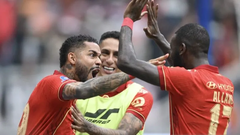 Pesepak bola Persija Jakarta Emaxwell Souza De Lima 
