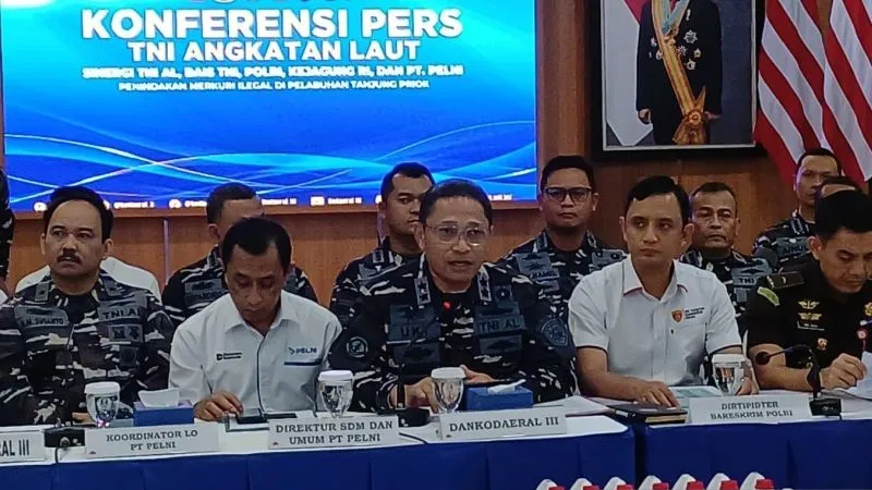 Komandan Kodaeral III Laksda TNI Uki Prasetia 