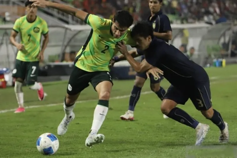 pesepak bola Australia U-19 Peter Gerard Antoniou