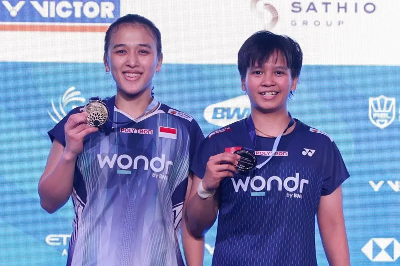Pebulu tangkis ganda putri Indonesia Febriana Dwipuji Kusuma/Meilysa Trias Puspitasari dalam partai puncak Australian Open 2026 yang berlangsung di Quaycentre, Sydney, Minggu (14/06/2026). ANTARA/HO-PBSI)\