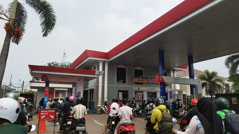 lonjakan permintaan BBM bersubsidi di SPBU Pertamina
