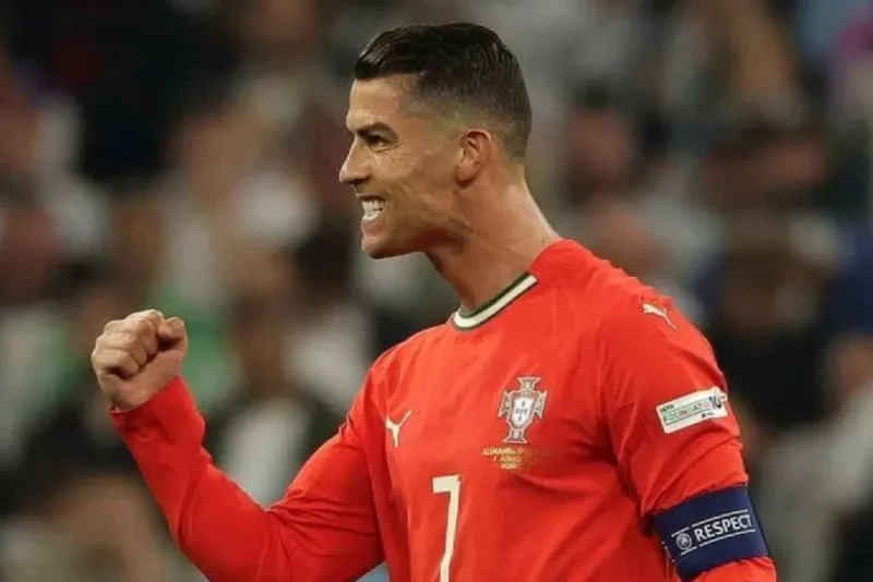 Ekspresi pemain Portugal Cristiano Ronaldo