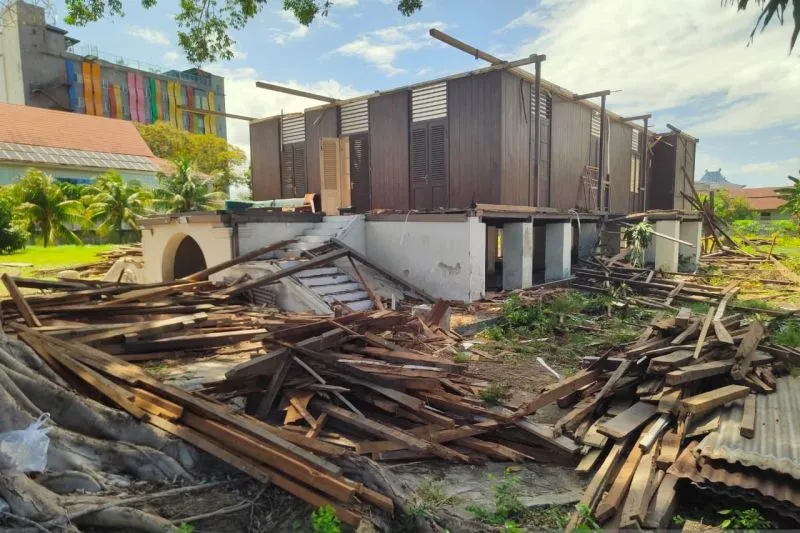 Rumah jawatan bekas Kantor Pos di Kota Gorontalo situs nani wartabone