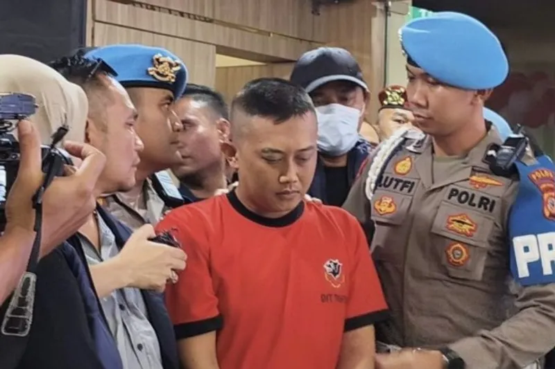 pelaku penyekapan dan penganiayaan yakni Taufik Hidayat 