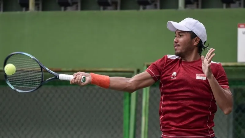 Petenis putra Indonesia Muhammad Rifqi Fitriadi Arsip foto - Petenis putra Indonesia Muhammad Rifqi Fitriadi mengikuti sesi latihan di Lapangan Tenis GBK, Jakarta, Selasa (3/2/2026). ANTARA FOTO/Fakhri Hermansyah/bar