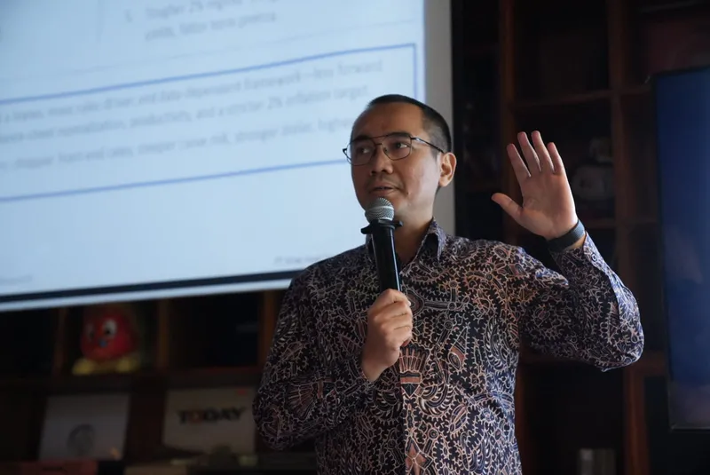 Head of Research & Chief Economist PT Mirae Asset Sekuritas Indonesia, Rully Arya Wisnubroto