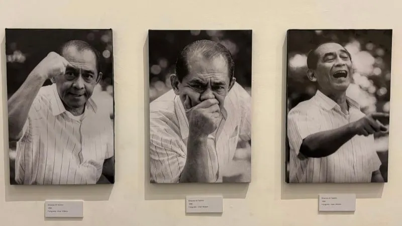 Foto ekspresi Ali Sadikin Foto ekspresi Ali Sadikin dalam pameran Arsip 100 Tahun Ali Sadikin bertajuk "Pasca Gita (Jaya): Maecenas dan Kemandirian Seni" yang berlangsung di Galeri Oesman Effendy, Taman Ismail Marzuki (TIM), Jakarta. Ini menjadi bagian dari rangkaian acara peringatan 100 tahun Ali Sadikin yang dilaksanakan pada 7-14 Juli 2026 di TIM, Jakarta. ANTARA/Lia Wanadriani Santosa