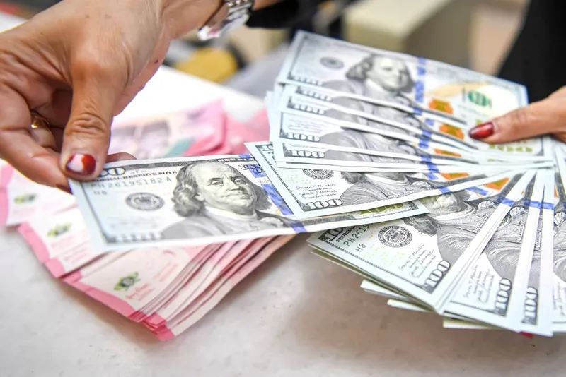 antarafoto-nilai-tukar-rupiah-melemah-44-poin-1783950451-1