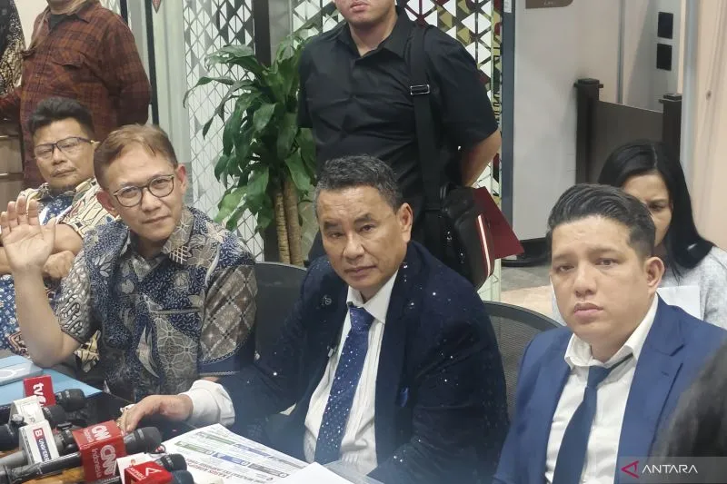 Tim kuasa hukum eks Jaksa Agung Muda Bidang Tindak Pidana Khusus (Jampidsus) Febrie Adriansyah 