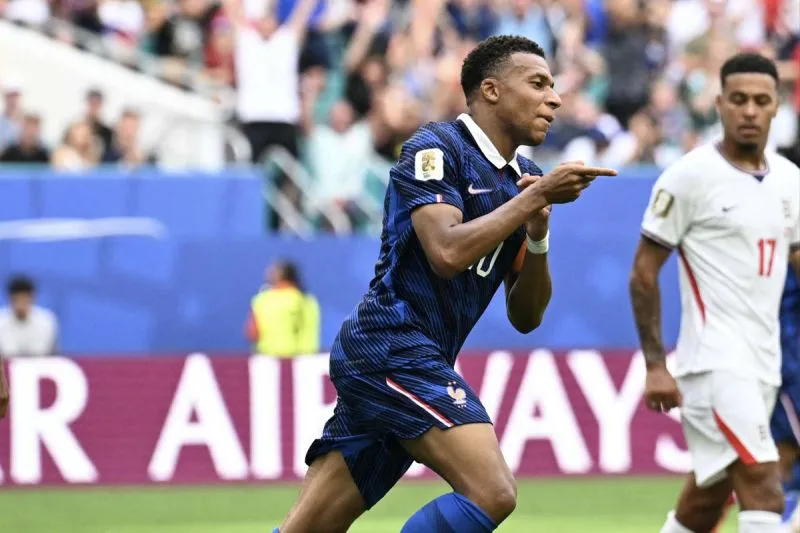 Pemain bintang tim nasional Prancis Kylian Mbappe