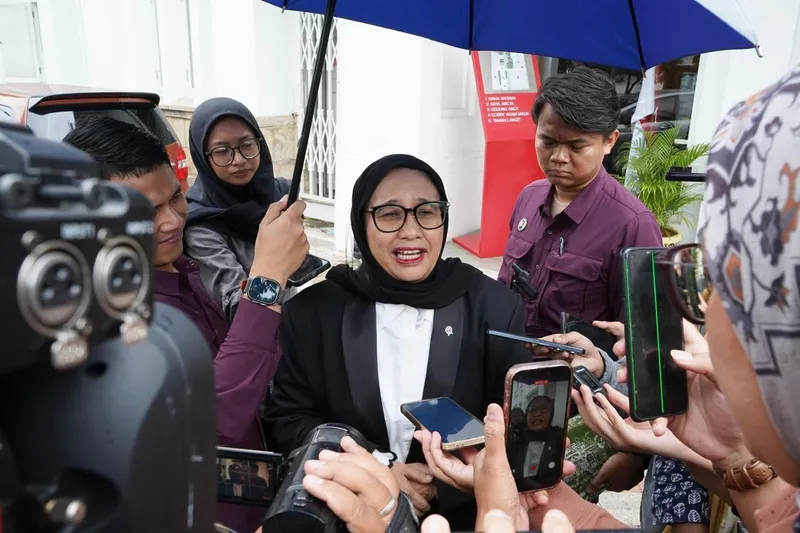 Kepala Badan Gizi Nasional (BGN) Nanik S Deyang