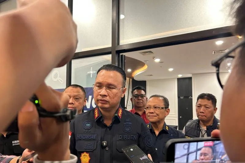 Direktur Jenderal Imigrasi Hendarsam Marantoko