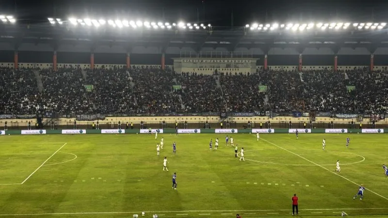 Situasi pertandingan antara Persib Bandung melawan Arema FC