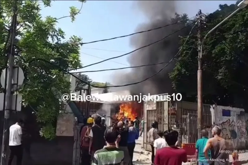 Tangkapan layar bentrokan yang terjadi di kawasan Menteng