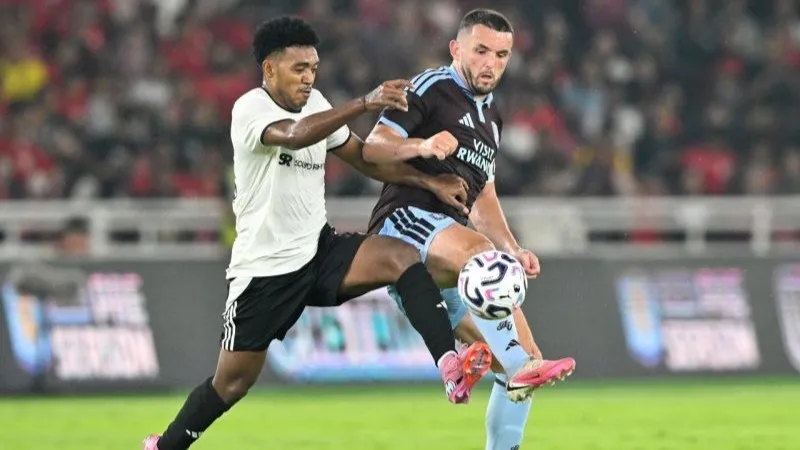 Pesepak bola Aston Villa John McGinn