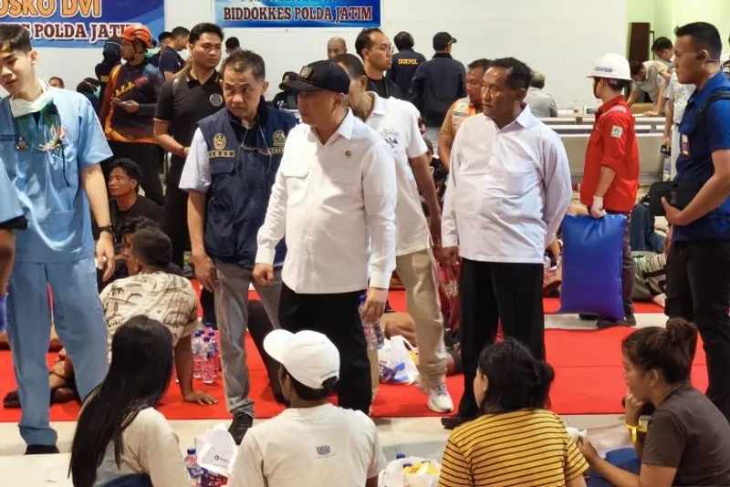Menteri Perhubungan Dudy Purwagandhi (