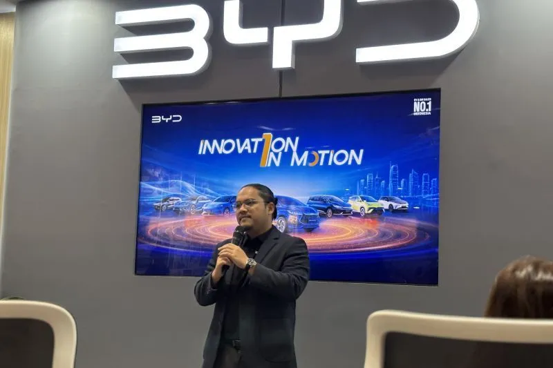 Head of Marketing, PR, and Government Relations PT BYD Motor Indonesia Luther Panjaitan 
