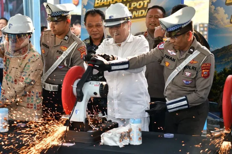 Gubernur Jawa Barat Dedi Mulyadi 