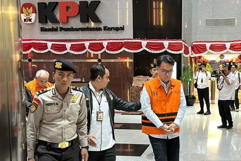 Dua tersangka kasus dugaan korupsi dalam pengadaan iklan pada Bank BJB 