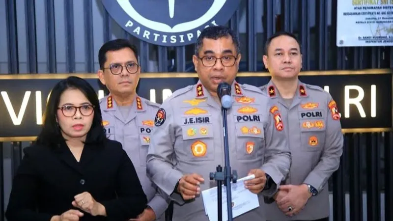 Kadiv Humas Polri Irjen Pol. Johnny Eddizon Isir
