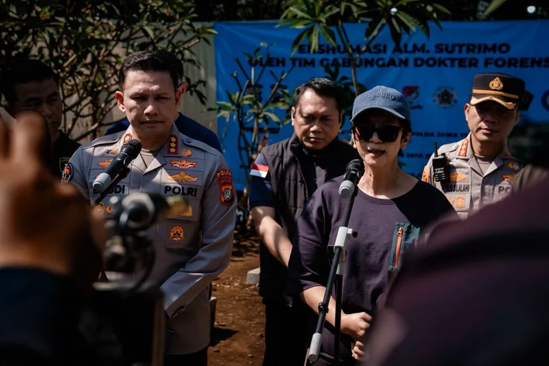 Polda Metro Jaya melaksanakan ekshumasi terhadap jenazah almarhum Sutrimo