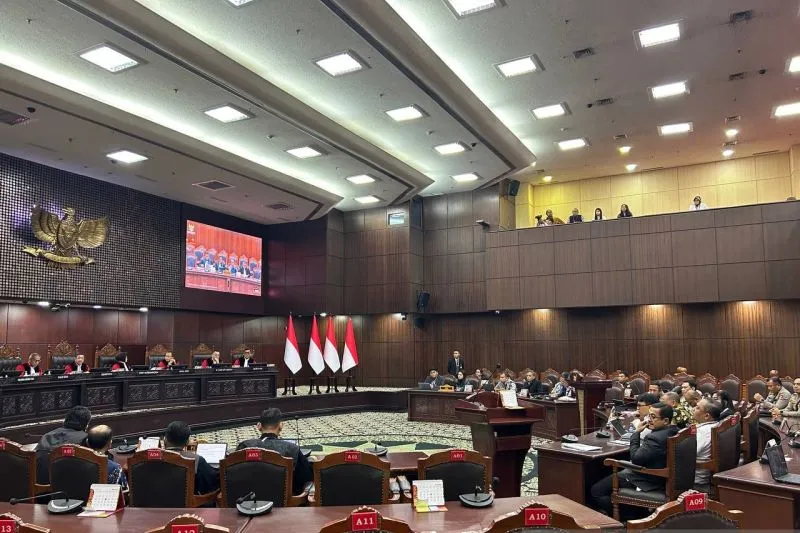 Mahkamah Konstitusi menggelar sidang lanjutan uji materiil KUHP