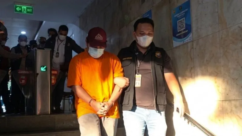 Terduga pelaku pria berinisial E kasus penistaan agama